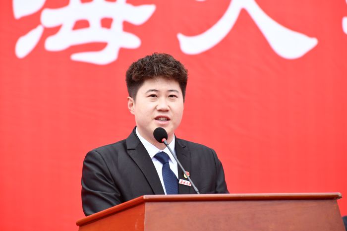 d4b279fcd4a44ac5a3820cfc929868a2.jpg 李.jpg